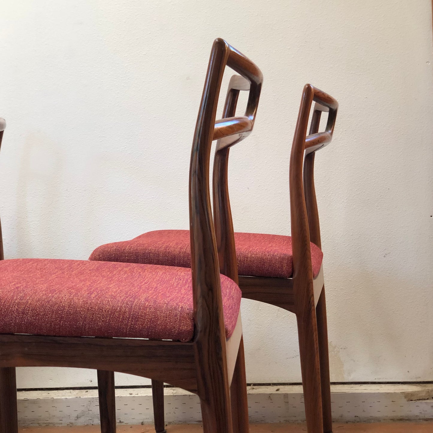 Personalized Upholstery Course for Furniture Makers 1 Hour